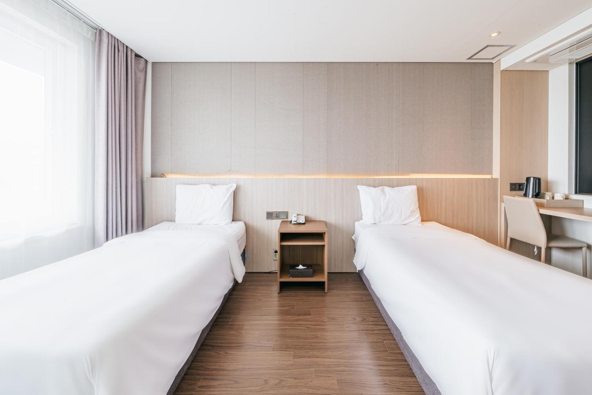 The First70 Hotel Seogwipo Exterior foto