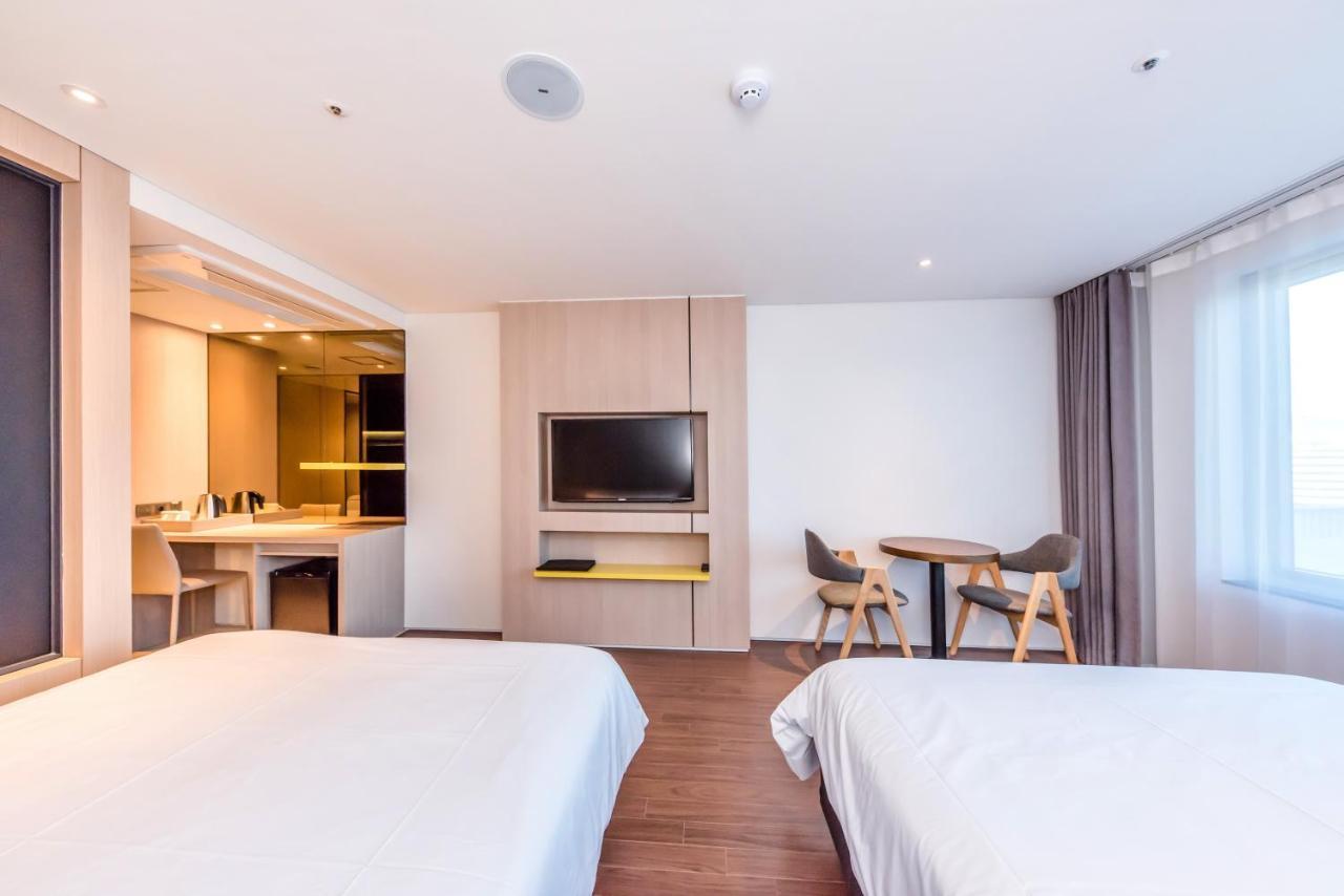 The First70 Hotel Seogwipo Exterior foto